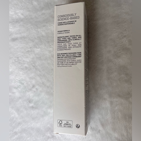 Dr. Brandt HYDRATING SERUM-TO-HIGHLIGHTER - Picture 3 of 5